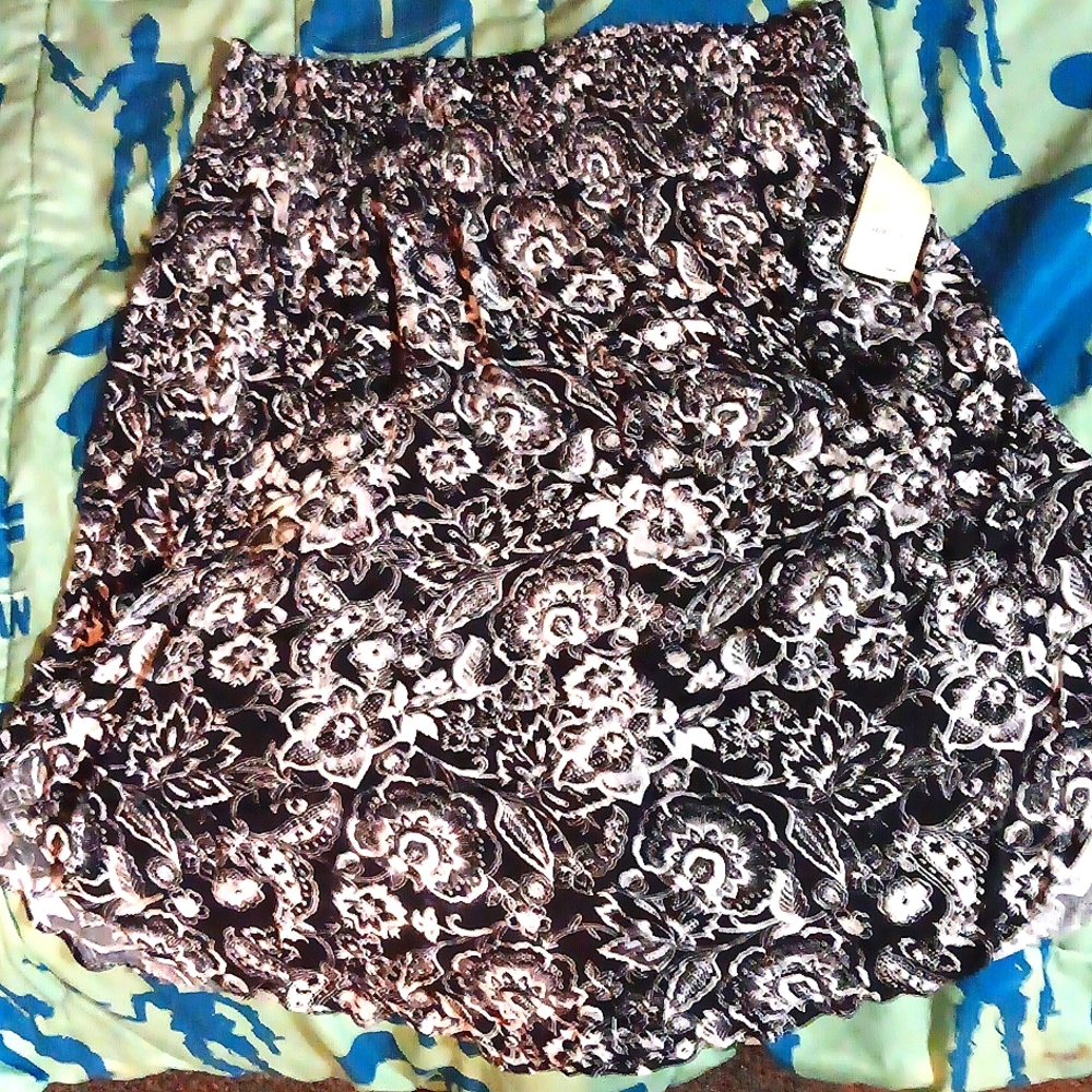 Black and White Woman's Dress with Flower pattern, from Nordstrom, 2X